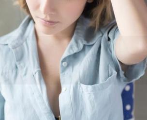 GIRLT果团网 - 高清捕捉，王婉悠在女仆装下的小希望没被灯光晒干。