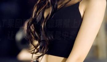 GIRLT果团网 - 莫雅琪献上的圣诞福利图片，让你每一张都是中意的表情包！
