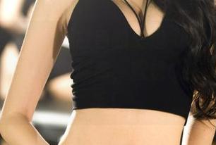 GIRLT果团网 - 白色的王道，果然是图片中透着的不经意迷离，蜜桃Q妹儿真有一手！