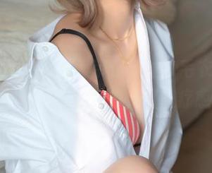 Hyoyeon(김효연)带你穿越，毛衣写真图包就像一杯热巧克力，甜蜜疗愈哦！