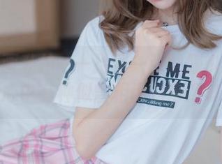 喵糖映画私拍——捡到一张制服少女的图片，心中有种似曾相识的中二病感！