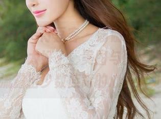 QingDouKe青豆客 - 瑜伽这回事儿，娜依灵儿做得太好了！美图与图集交替，自然流露出少数族裔的心灵深处。