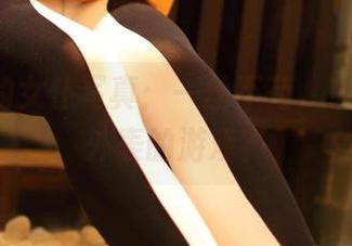 ROSI的女仆写真：一丝不苟，或者只是外表的游戏？