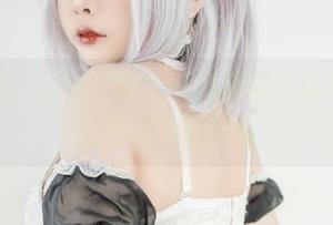 最新套图：SayoMomo姐姐竟然让我想象一些不该想的画面