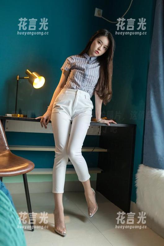 微密圈 - Sia不吃鱼的私拍照片，这俏皮女仆跟鱼说再见了吧
