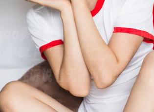 TouTiao头条女神 - 这张刘瑾希的写真，妥妥的配得上“可爱”二字，图片中每一处都在诉说着无计可施的魅力！