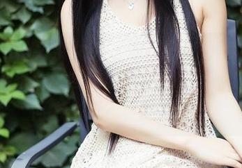 TouTiao头条女神 - 原图分享：李梓熙的空姐形象，这些造型真让人想起“你要去何方飞呀？”的问题…