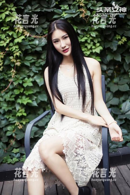 TouTiao头条女神 - 原图分享：李梓熙的空姐形象，这些造型真让人想起“你要去何方飞呀？”的问题…