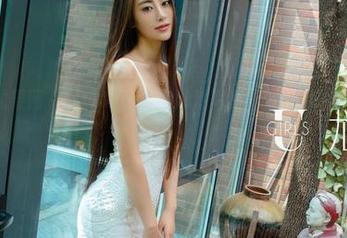 UGirls尤果网 - 郝晴Grace的泳池写真，下载时请做好防晒哦！