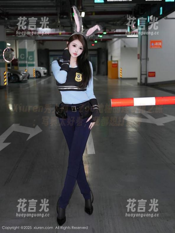 Xiuren秀人网-Zoe柚柚 Xiuren秀人网 - Zoe柚柚的连衣裙之旅:写真太好看,我都想打招呼