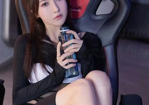 Xiuren秀人网 - 在夏笑笑Summer的毛衣写真里找到第一缕秋天的忧伤与欢愉的交织！