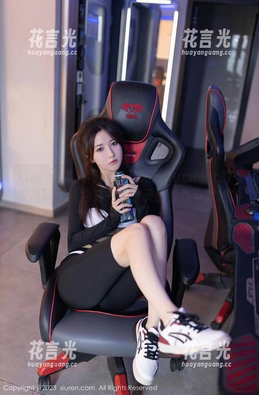 Xiuren秀人网-夏笑笑Summer Xiuren秀人网 - 在夏笑笑Summer的毛衣写真里找到第一缕秋天的忧伤与欢愉的交织!