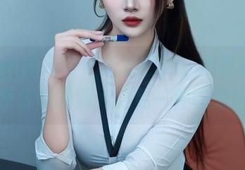 Xiuren秀人网 - 最新图库：拍黄瓜girl带你领略清纯的另一种味道！
