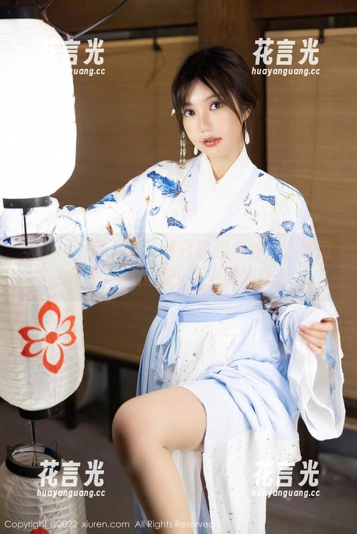 Xiuren秀人网-萌白酱 Xiuren秀人网 - 萌白酱的户外行:私房作品,哪位美少年来抛媚眼?