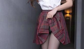 Xiuren秀人网 - 套图时间：软糖爱喝奶以“吊带”开启神奇表演