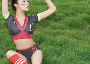 YouMi尤蜜荟 - 黄金宝儿的写真：风在等，心也在等，这气氛有没有点过于诗意了？