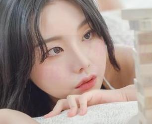 图集观察：Yuna(윤아)和花朵们，别说厄运还是喜事？