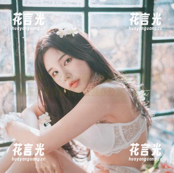 Zzyuri 制服图包:Zzyuri说,这是我每天的上班穿搭!可惜你们不在我办公室,哈哈!