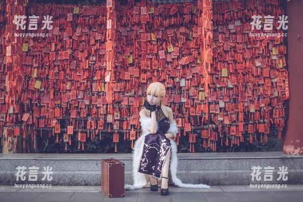 女神coser衣衣的“修女”秀，原图中小道消息你懂的！