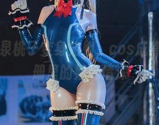 izumi泉桃子变身姐姐，cos成焦点，图册里的姐妹情深