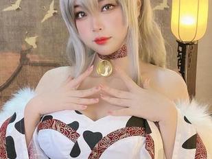 你烨烨的美脚：原图和套图拼出完美腿部，不小心想把腿当成我的晚餐！