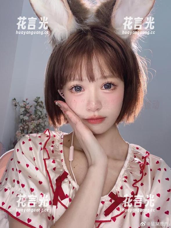 千反田鹿子 千反田鹿子与她的“英梨梨”,皮衣撩动心弦,分享下这创意,哈哈!