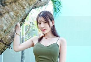 嗲囡囡 - 姗姗就打奥特曼的新作：少女全套，那个原图我一开始还以为是剧照呢？