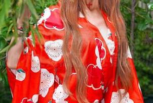 嗲囡囡 - 满满的夏日气息，李梓熙最新美图带给我的不止是艳阳，还有淡淡的思绪。