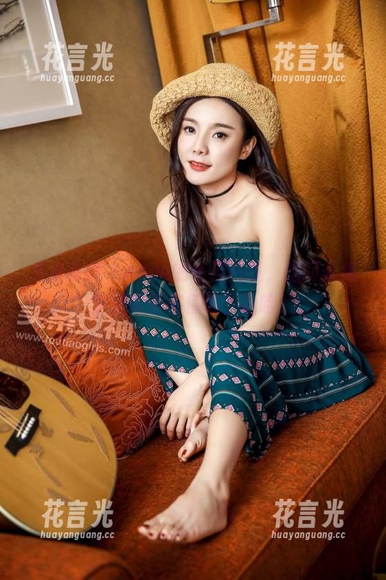 头条女神 - coco的长腿在线，想问升级原图需要充值吗？哈哈！