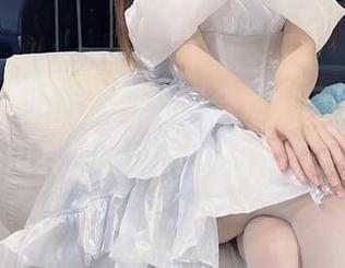 微密圈 - 小萌子的礼服合集，理论上是壁纸但其实是个无尽的穿搭反思