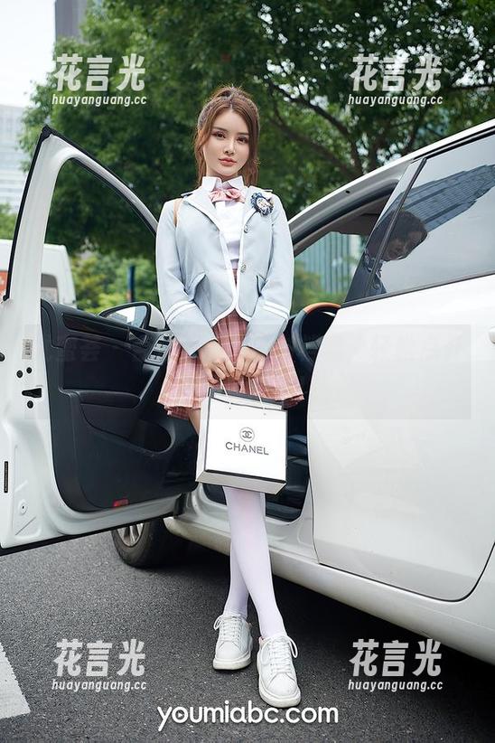 尤蜜荟 - 合法萝莉的秘书档案,轻松点开那幅美图吧!