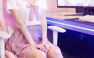 尤蜜荟 - 抖娘利世的最新套图：夜晚像块黑布，结果被我这亮点给激活了，静看冲击波！