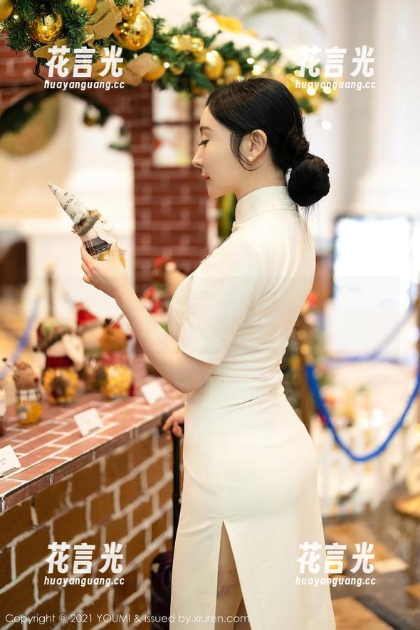 尤蜜荟-黄歆苑 尤蜜荟 - 连体衣和黄歆苑的美图:我发现我似乎没那么单纯了。