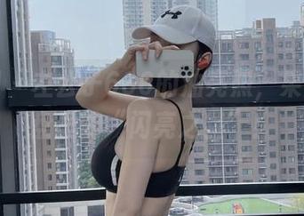 微密圈 - 左公子666的油亮照，果然是网盘里的“闪亮之星”！