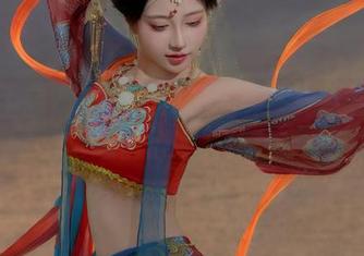 圣诞主题？年年Nnian的无圣光写真其实更想悄悄说点什么。