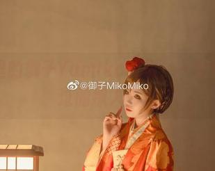私房里的御子Yumiko白裙，一种从未见过的撩人方式