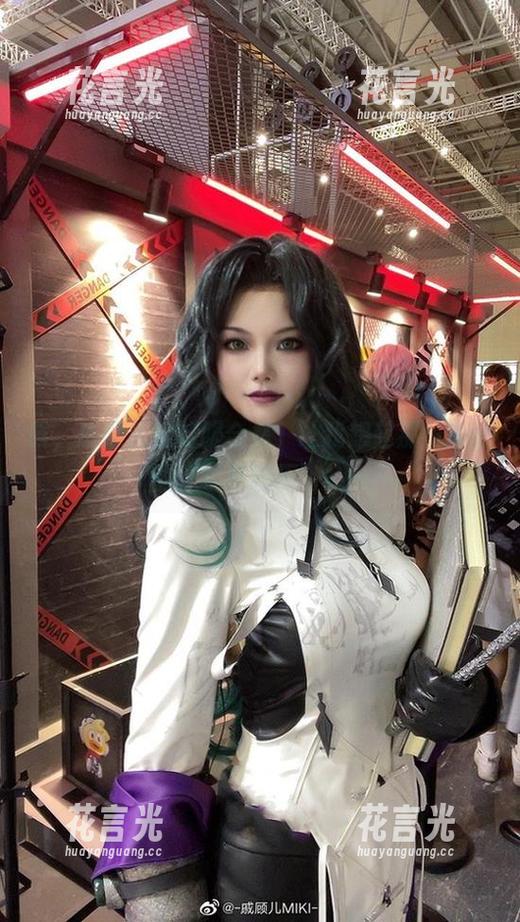戚顾儿 唉,戚顾儿的制服合集,让我想起那些青涩的“求职经历”……