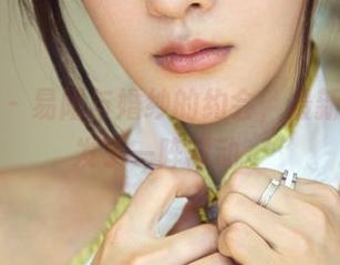 推女郎 - 易阳与婚纱的约会，最新图片引发了一阵骚动。