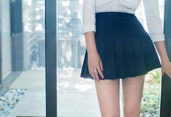 推女郎 - 艾栗栗的写真：长腿和妩媚的交锋，你眼花缭乱得了吗？