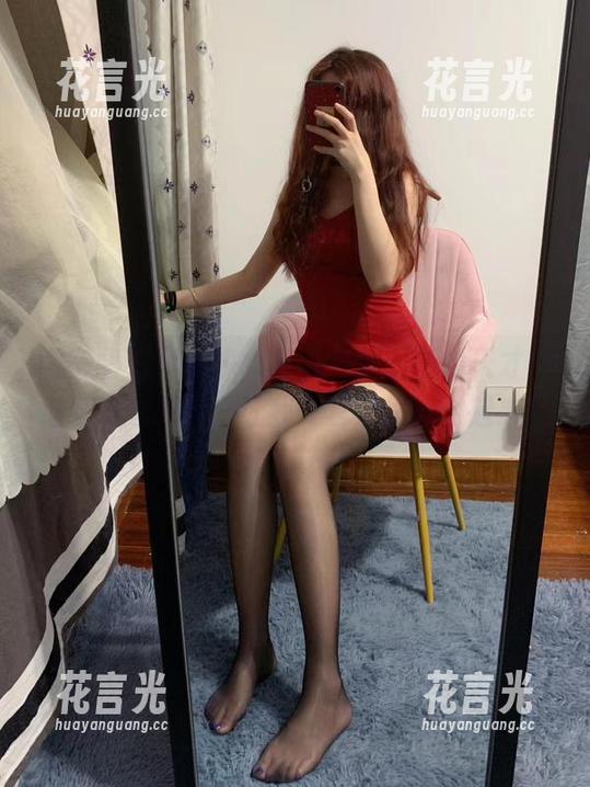 微密圈 - 提袜少女是脑补护士版的天才，继续下载原图，让我开宴会思绪飞起来！