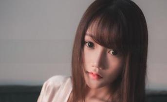 随意翻翻星野咪兔的睡衣合集，照片像是散落的糖果