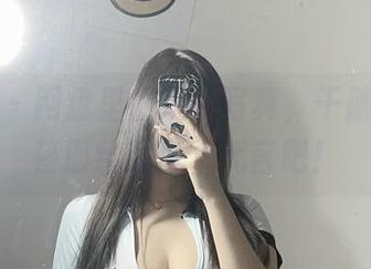 微密圈 - 网盘里的双人写真，干脆请是可馨耶给我做个代言吧！