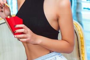 果团网 - 裴希西网盘更新，女神视角一览无余。