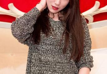 果团网图集：午后蓝颜的一瞥，娇滴得像丝绸，别忘了把这美好下载下来。