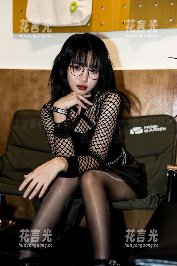 柒柒要乖哦 柒柒要乖哦初恋背心写满青涩,真不想让你下载,但我没办法。