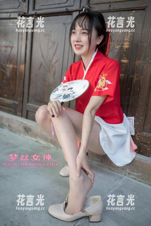 梦丝女神 - 有多久没看到刘诺的美腿更新？作品不发一会儿就心慌，网盘里可得紧着存着。