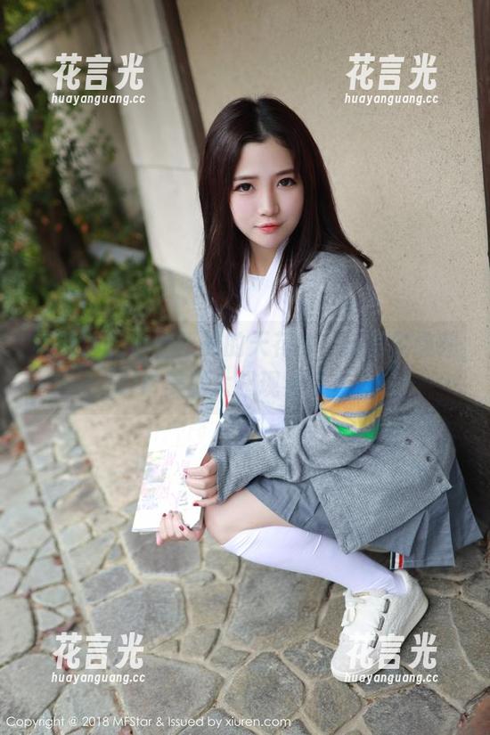 模范学院-任莹樱 模范学院 - 壁纸界的天花板,任莹樱这纯白美图太超现实了。