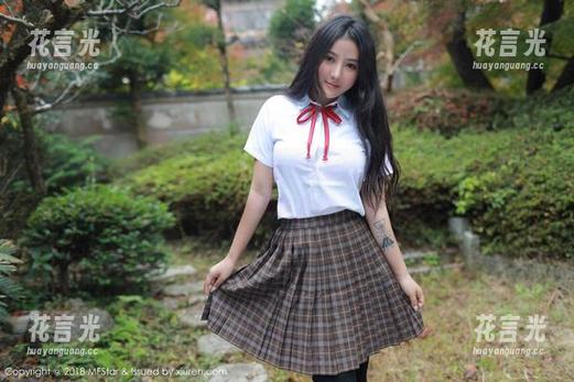 模范学院-奈美nana 模范学院 - 奈美nana原图:夏天地表的小奇迹,让人有种想奔向海滩的冲动。