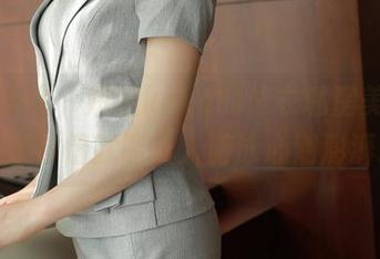 模范学院 - 妞妞koko的泳衣私房美图，光是神情就能让人游泳心潮澎湃。