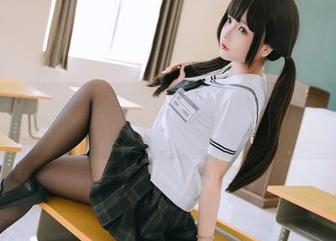 樱井小莜木有穿睡衣的夜晚？没问题，美图和套图来填背心的空白！